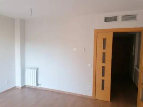 Piso en Oliver-Valdefierro