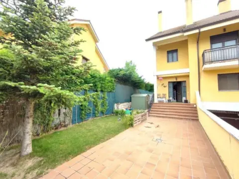 Casa en Fuente Berrocal-La Overuela