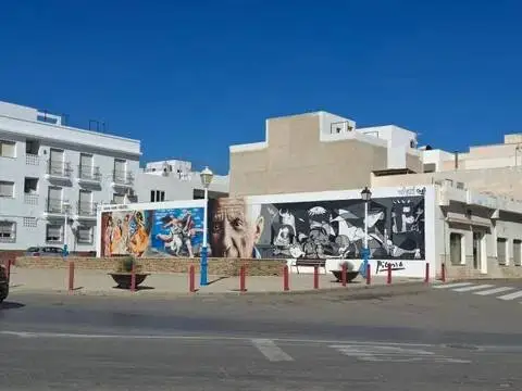 Chalet en calle de la Plaza