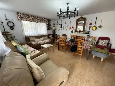 Chalet en Escalona
