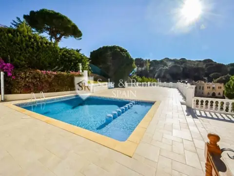 Casa en Canyelles-La Montgoda