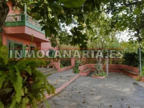 Chalet en Vega de San Mateo