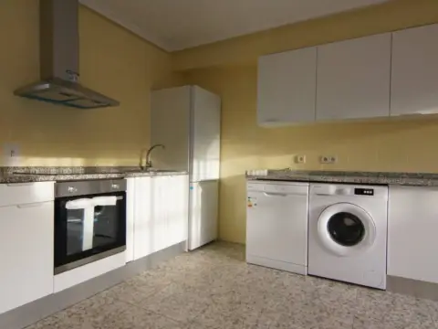 Piso en La Hiniesta-Peña Trevinca-Siglo XXI