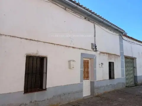 Casa pareada en Salmoral