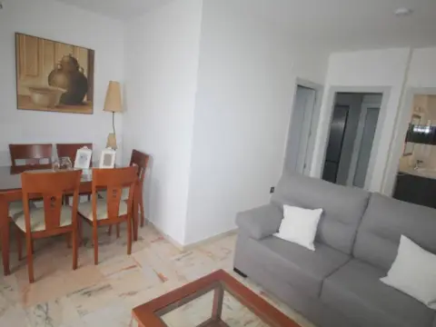 Piso en Zona calle Poniente-Avenida Cristóbal Colón