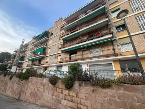Edificio en Serra