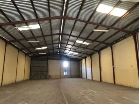 Nave industrial en Carretera de Trujillo