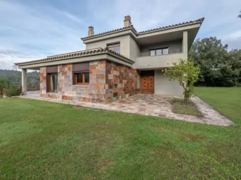 Casa adosada en Bescanó