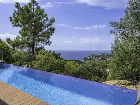 Casa adosada en Canyelles-La Montgoda