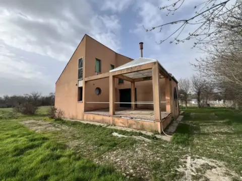 Chalet en Torrecaballeros