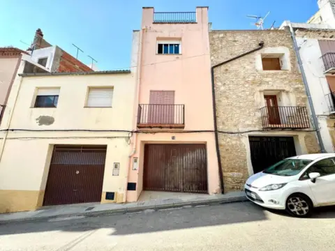 Casa adosada en Cervera del Maestre