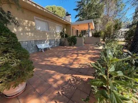 Chalet en calle de Ladera Cordeles