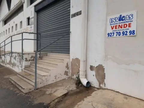 Nave industrial en Plasencia
