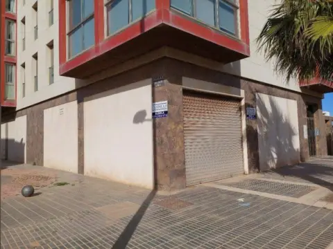 Local comercial en Adra