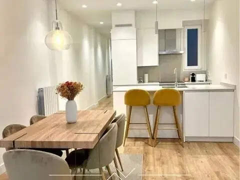 Piso en Kolon Pasealekua