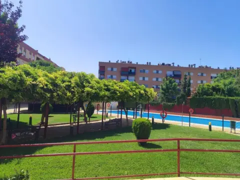 Piso en Huerta de la Reina-Arruzafilla-Parque Figueroa-Noreña