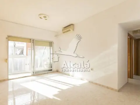 Piso en San Isidro, Estación