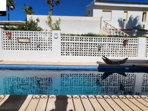Casa en calle Athenea
