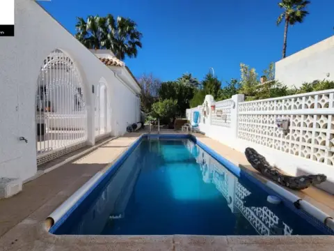 Casa en calle Athenea
