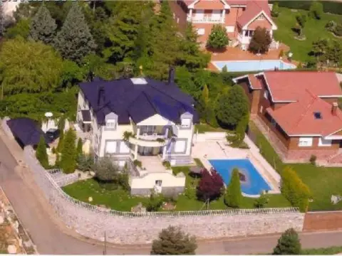 Chalet en Valdefresno