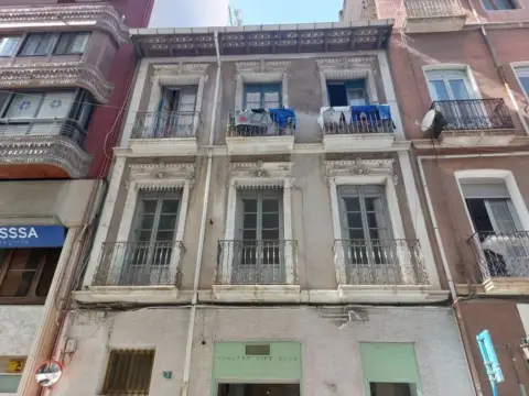 Edificio en calle José Gutiérrez Petén