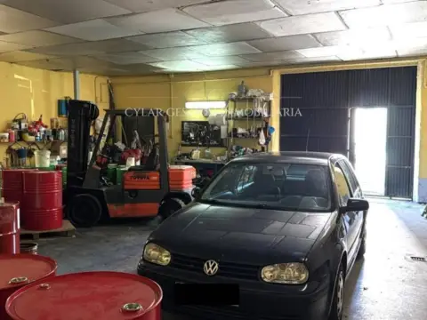 Nave industrial en Villares de la Reina