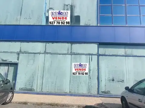 Nave industrial en Plasencia
