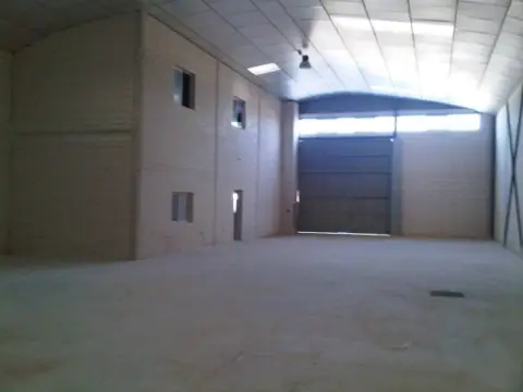 Nave industrial en Migjorn