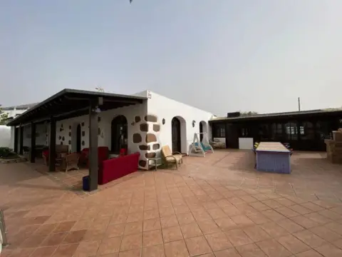 Chalet en Camino de los Olivos