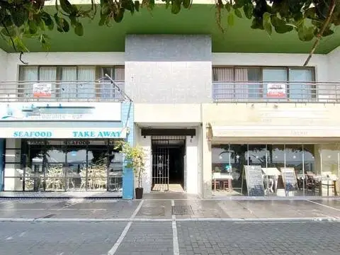 Local comercial en calle Mediterraneo