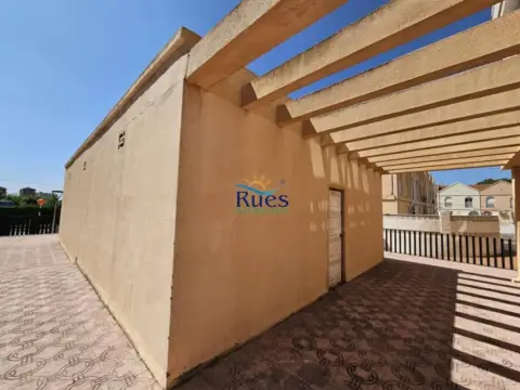 Local comercial en La Torre-L'Almadrava