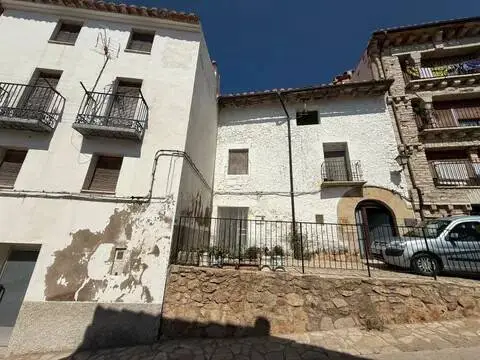 Casa adosada en Vistabella del Maestrat