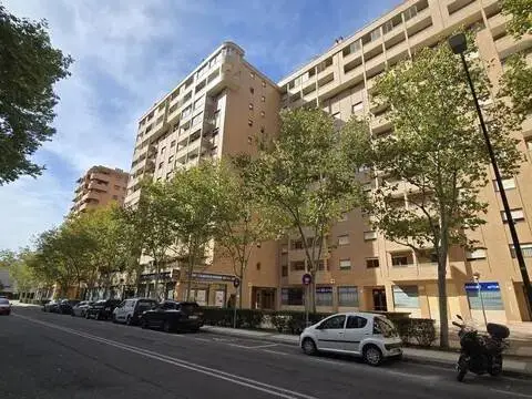 Habitación en calle calle de Adolfo Aznar, 7