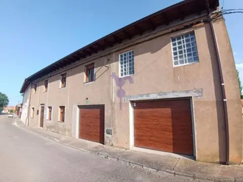 Casa en Valverde de La Virgen