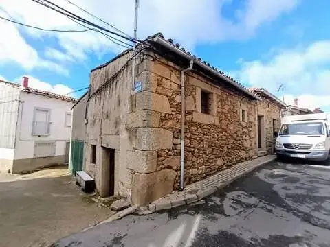 Casa rústica en calle Plaza Tr, 2