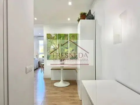 Piso en calle Hermanos Menéndez Pidal