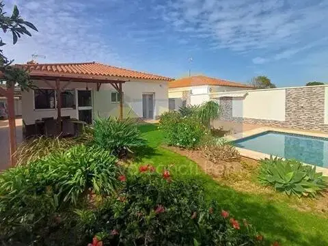 Casa rústica en Novo Sancti Petri