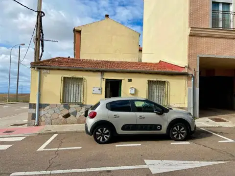 Casa en Población de Arroyo