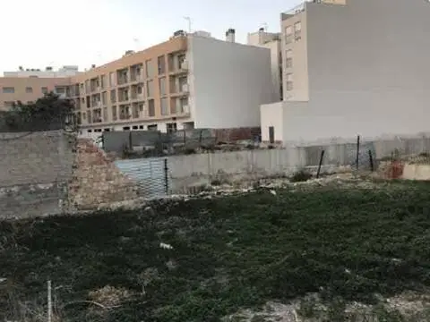 Terreno en calle Carril Caldereros