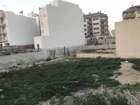 Terreno en calle Carril Caldereros
