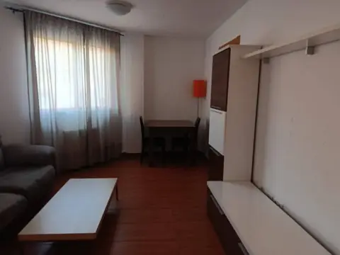 Piso en Oliver-Valdefierro