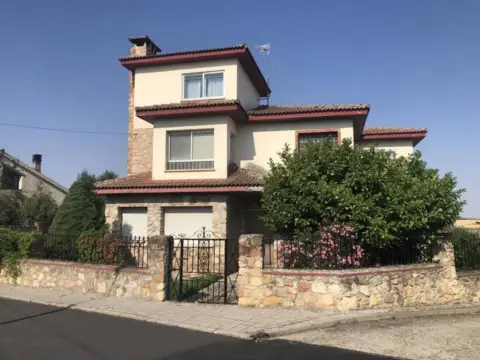 Chalet en Torreiglesias