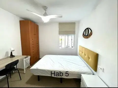 Habitación en calle Avenida del Primat Reig, 61