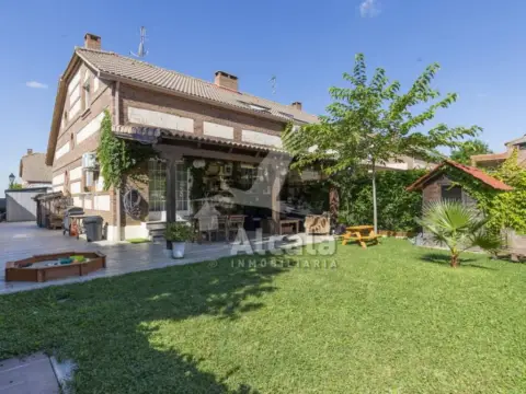 Casa en Villanueva de la Torre