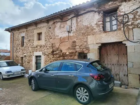 Casa adosada en Herrera de Pisuerga