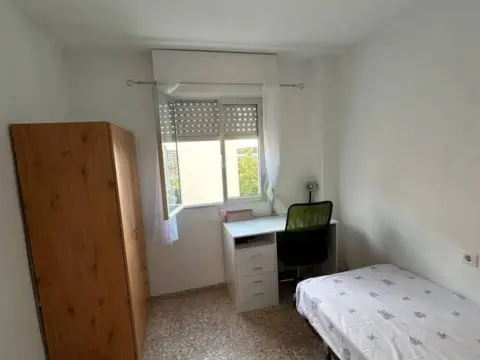 Habitación en calle de Portugal