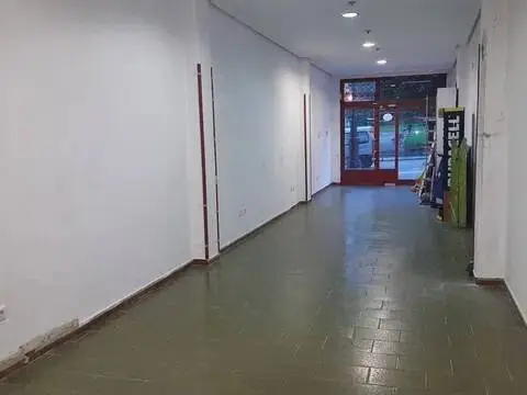 Local comercial en calle de Fuertes Acevedo