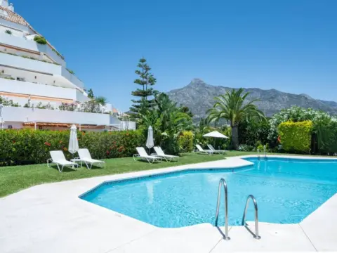 Piso en calle Sierra Bermeja, 97