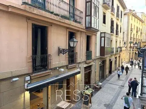 Piso en Parte Vieja-Alde Zaharra