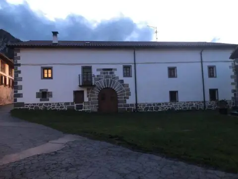 Casa rústica en Larráun
